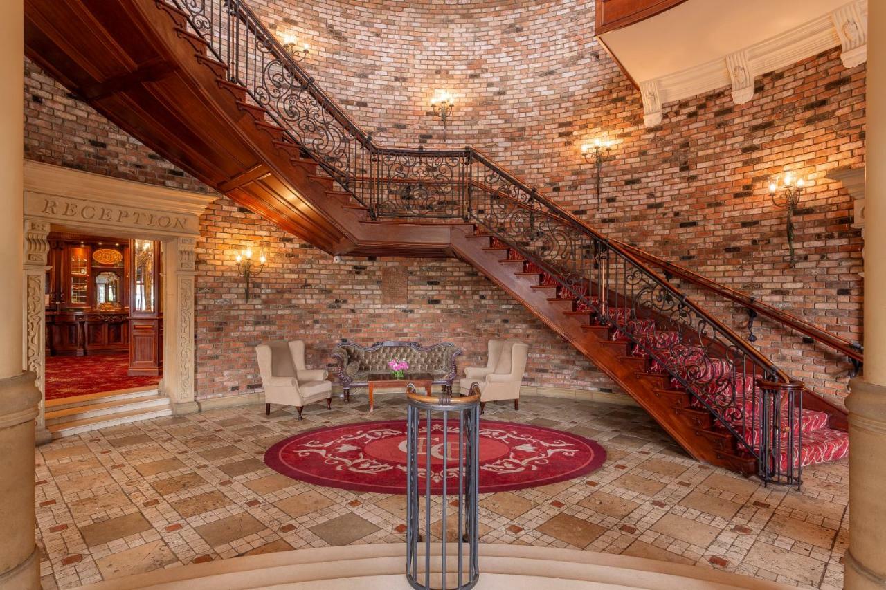 Canal Court Нюри Екстериор снимка